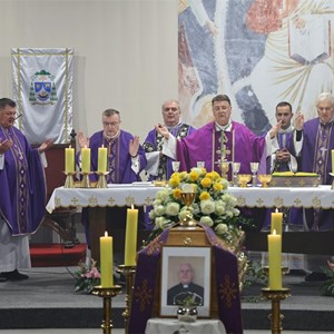 Slavljena misa zadušnica i sprovodni obredi za preminulog mons. Lovru Cindorija